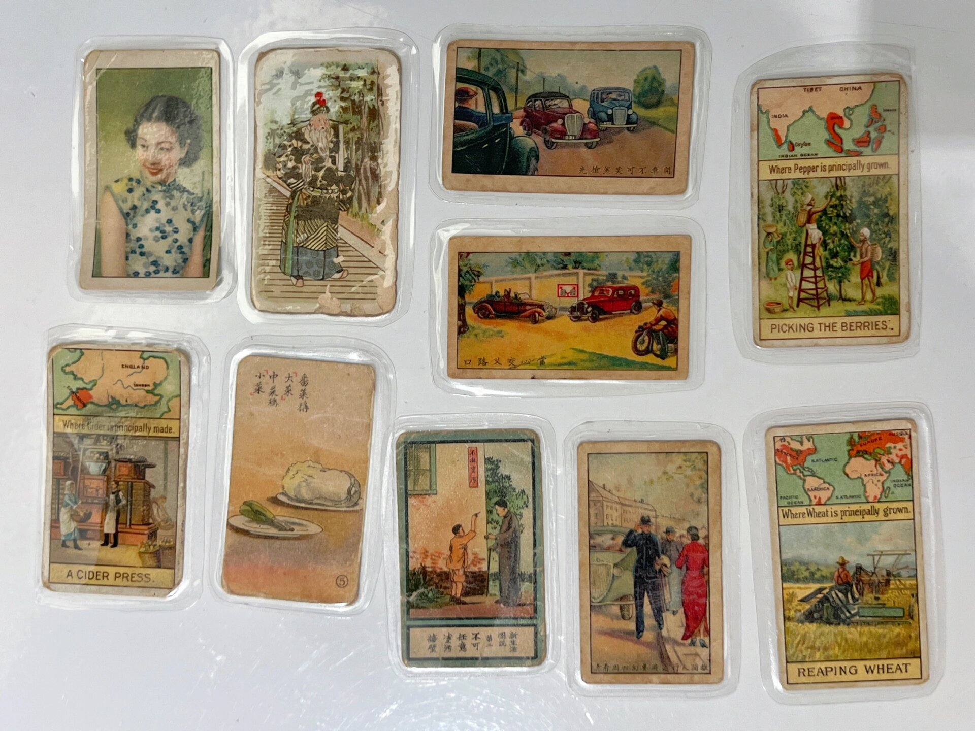 这个小卡片叫"香烟画片",以前也叫"洋片","香烟牌子" 好精致!