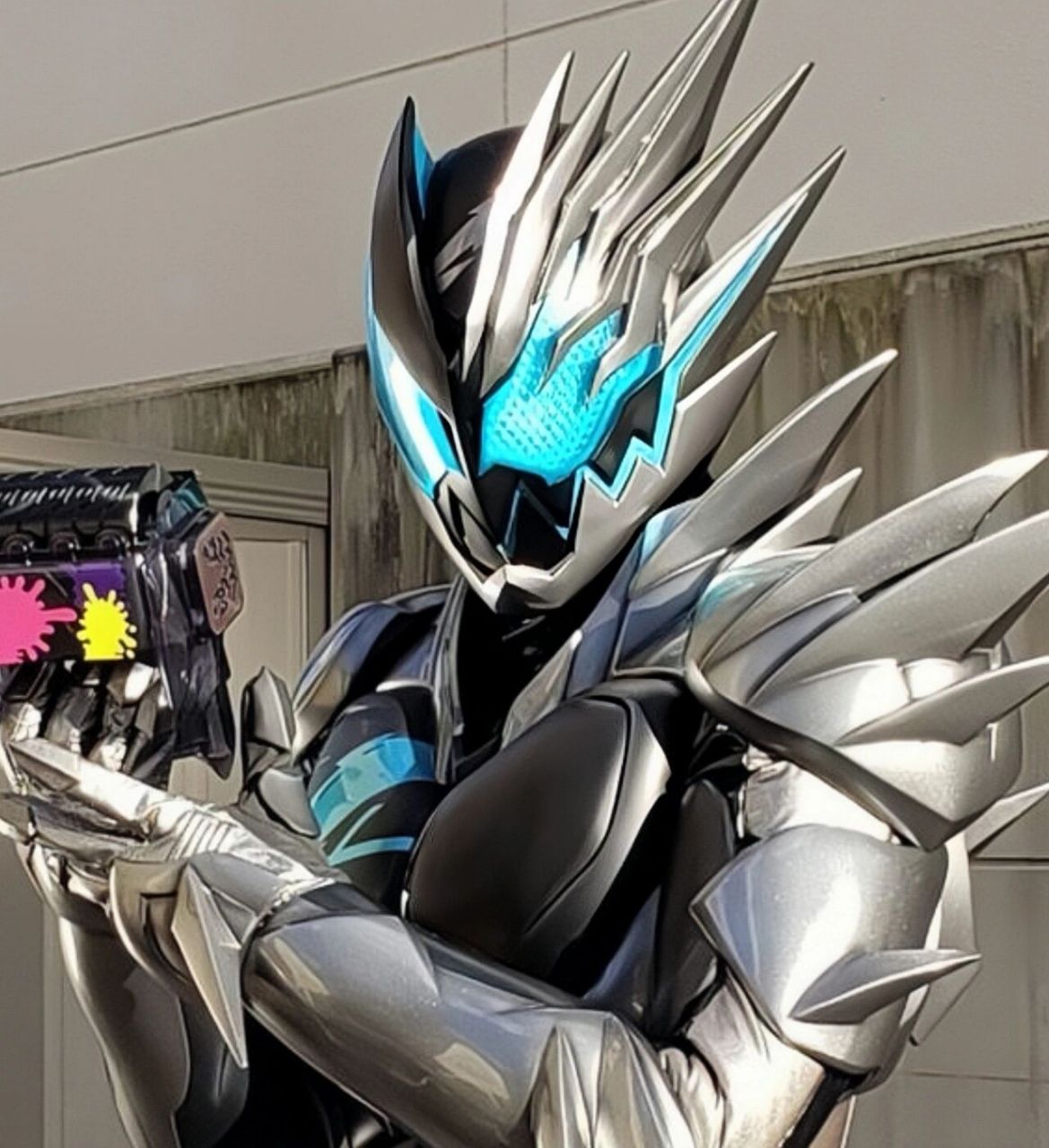 假面骑士头像(1) 大家发现这期头像有什么特点吗,没错,是半身像,以后