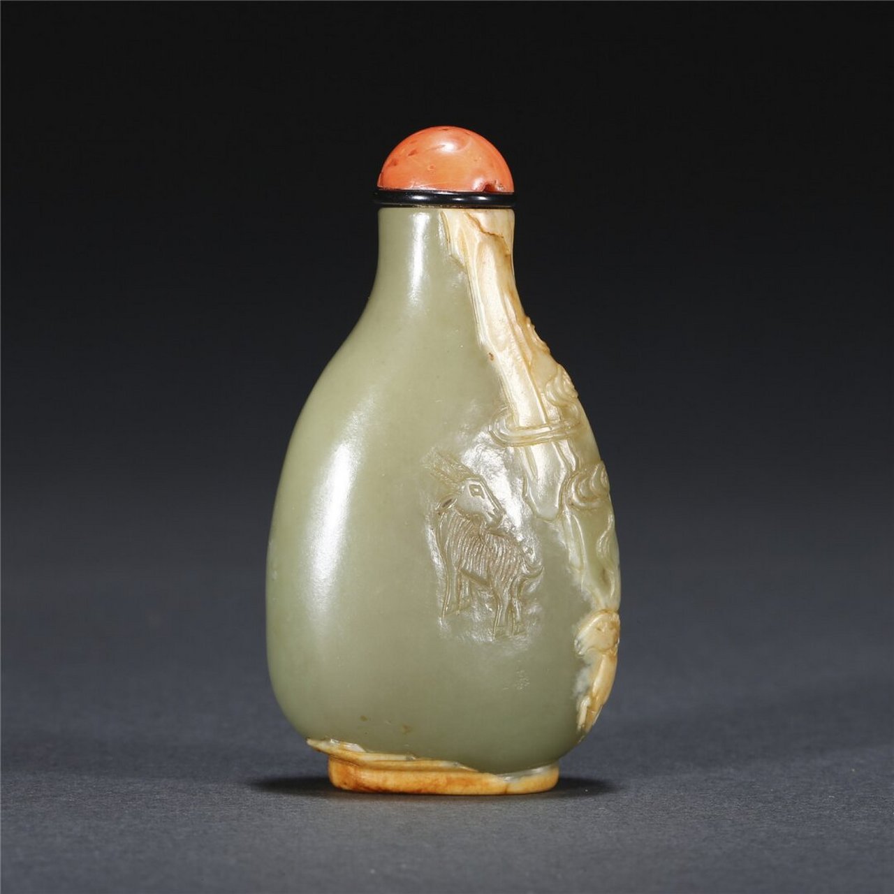 清代鼻烟壶 清 玛瑙俏色巧雕羲之爱鹅鼻烟壶 清 玛瑙俏色巧雕双马鼻烟