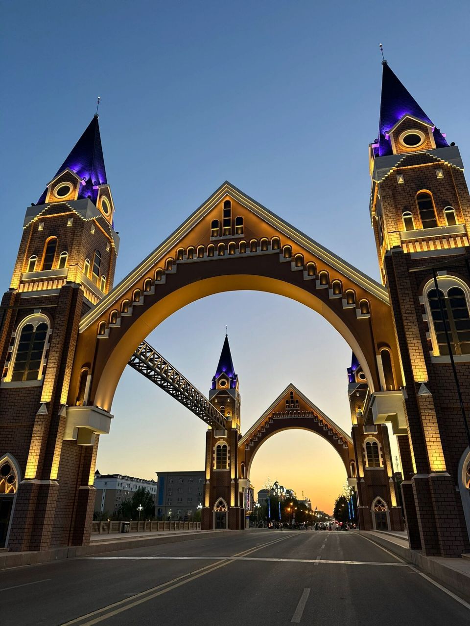 布尔津 99童话小镇布尔津 羊里脊抓饭店的抓饭口味还不错,不是很甜