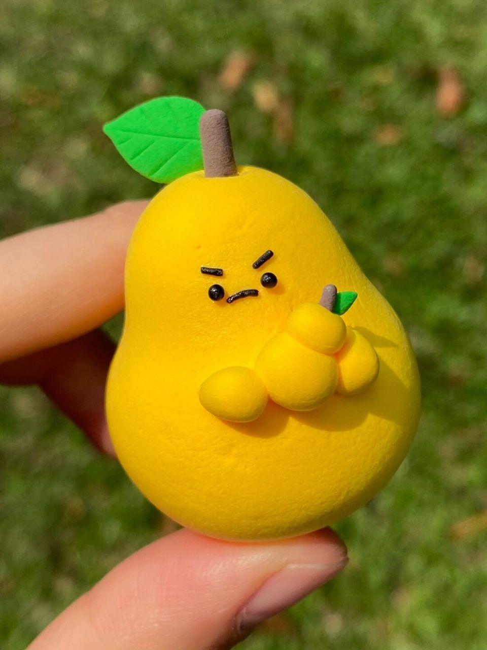 抱抱水果系列-梨98和菠萝95轻粘土教程 98护犊子的梨 95菠萝