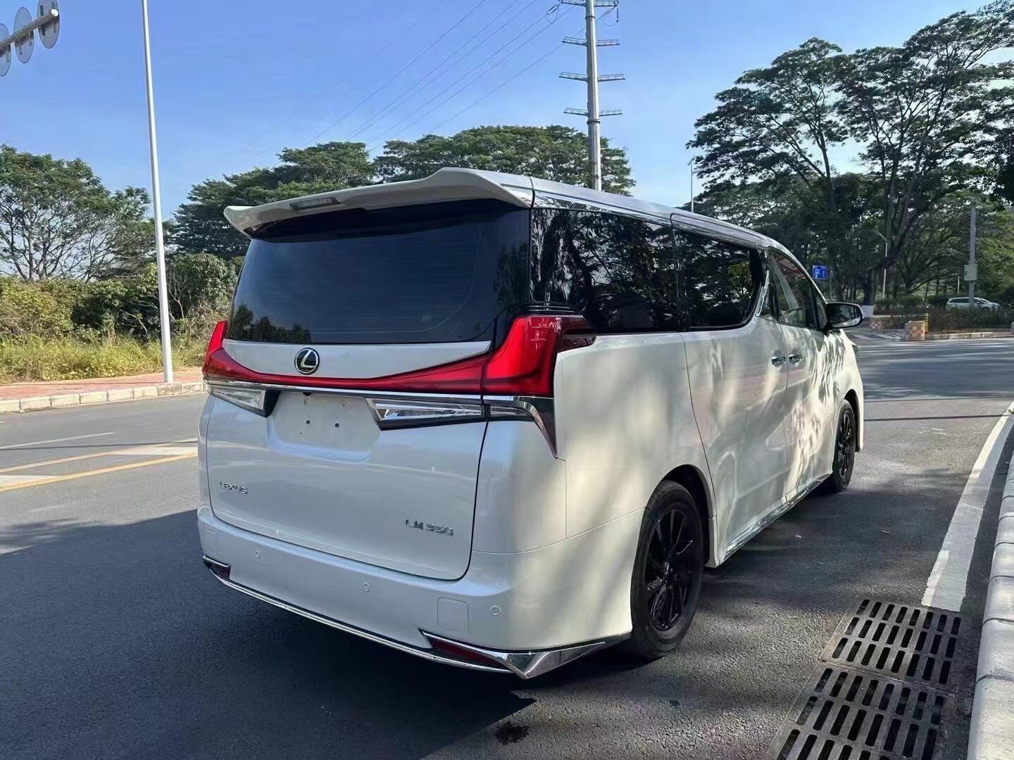 顶级马克莱文森17个扬声器雷克萨斯白色mpv