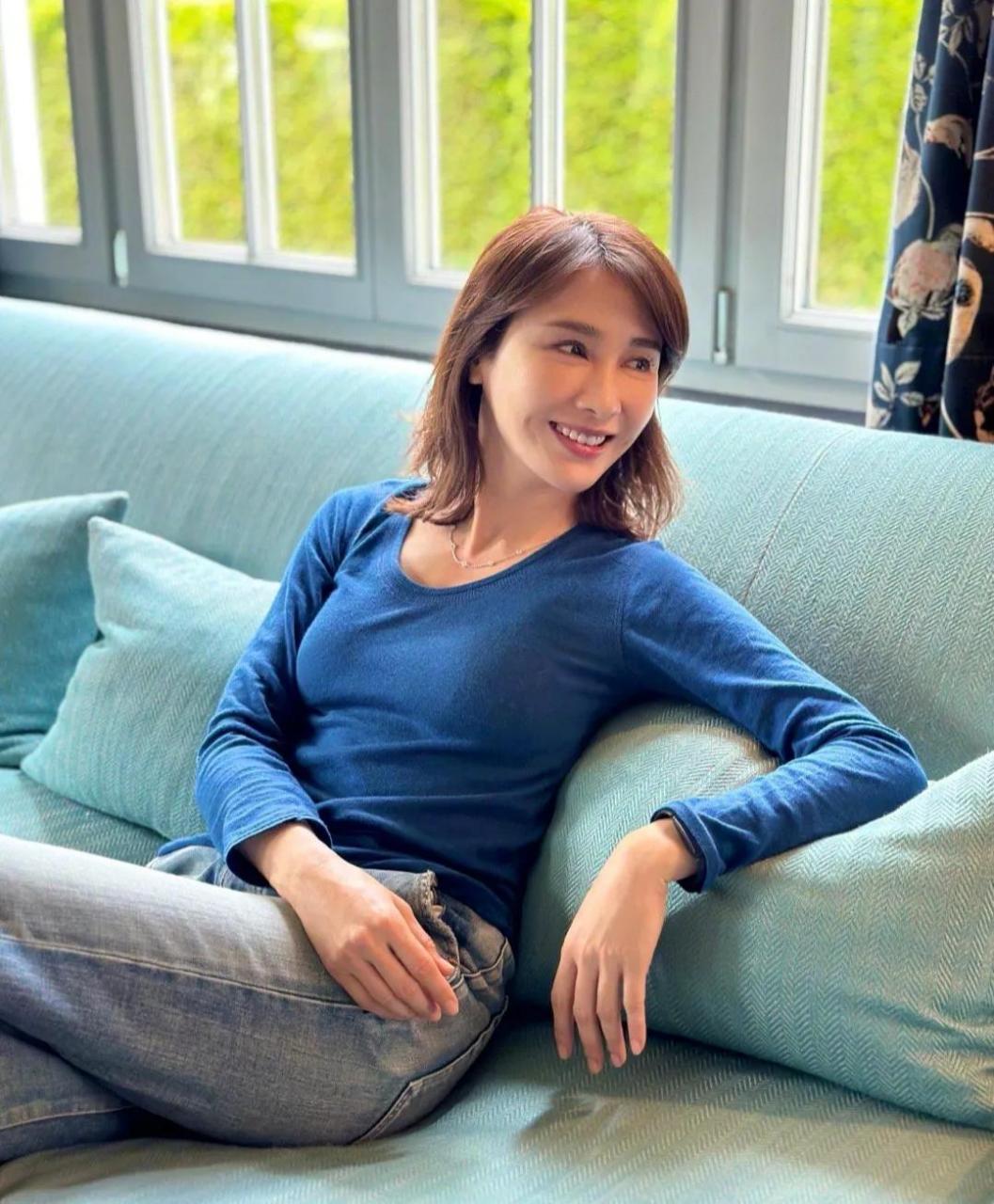 黎姿穿啥都好看,优雅的女人,气质如兰.