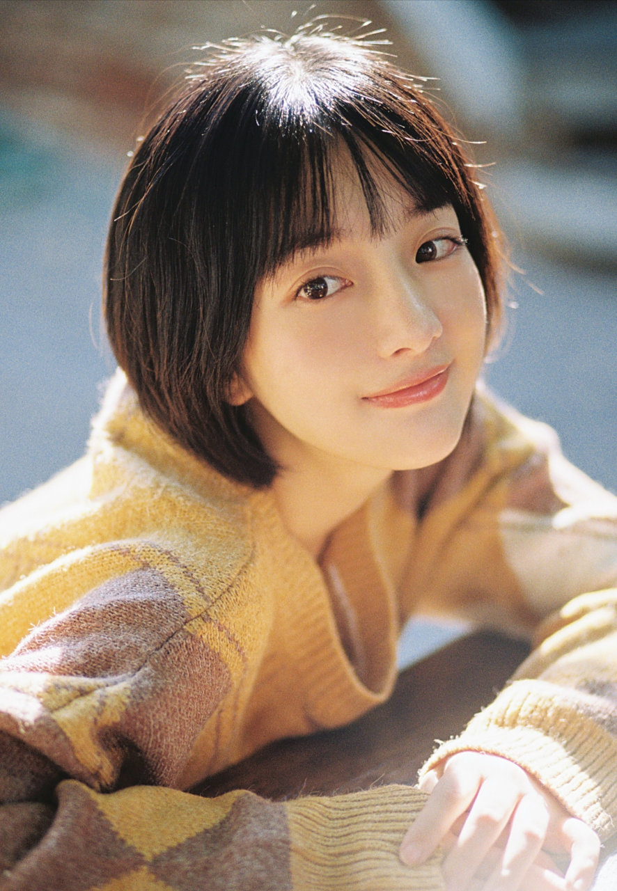 白醋少女 出生于1995年12月30日,来自北京,摩羯座