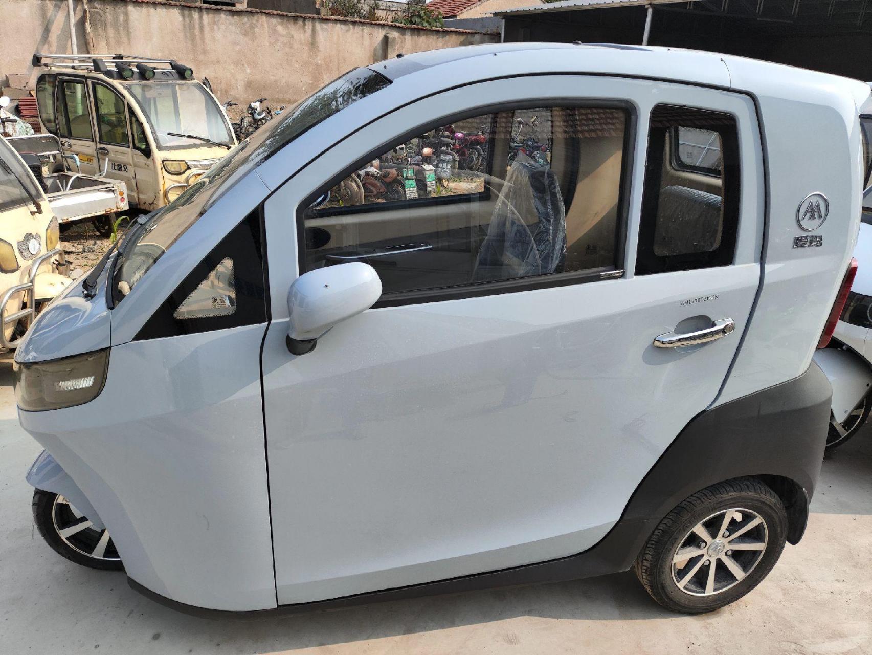 爱玛a380最豪华的爱玛三轮车!三轮碟刹,电动门窗!带暖风!倒车影像!