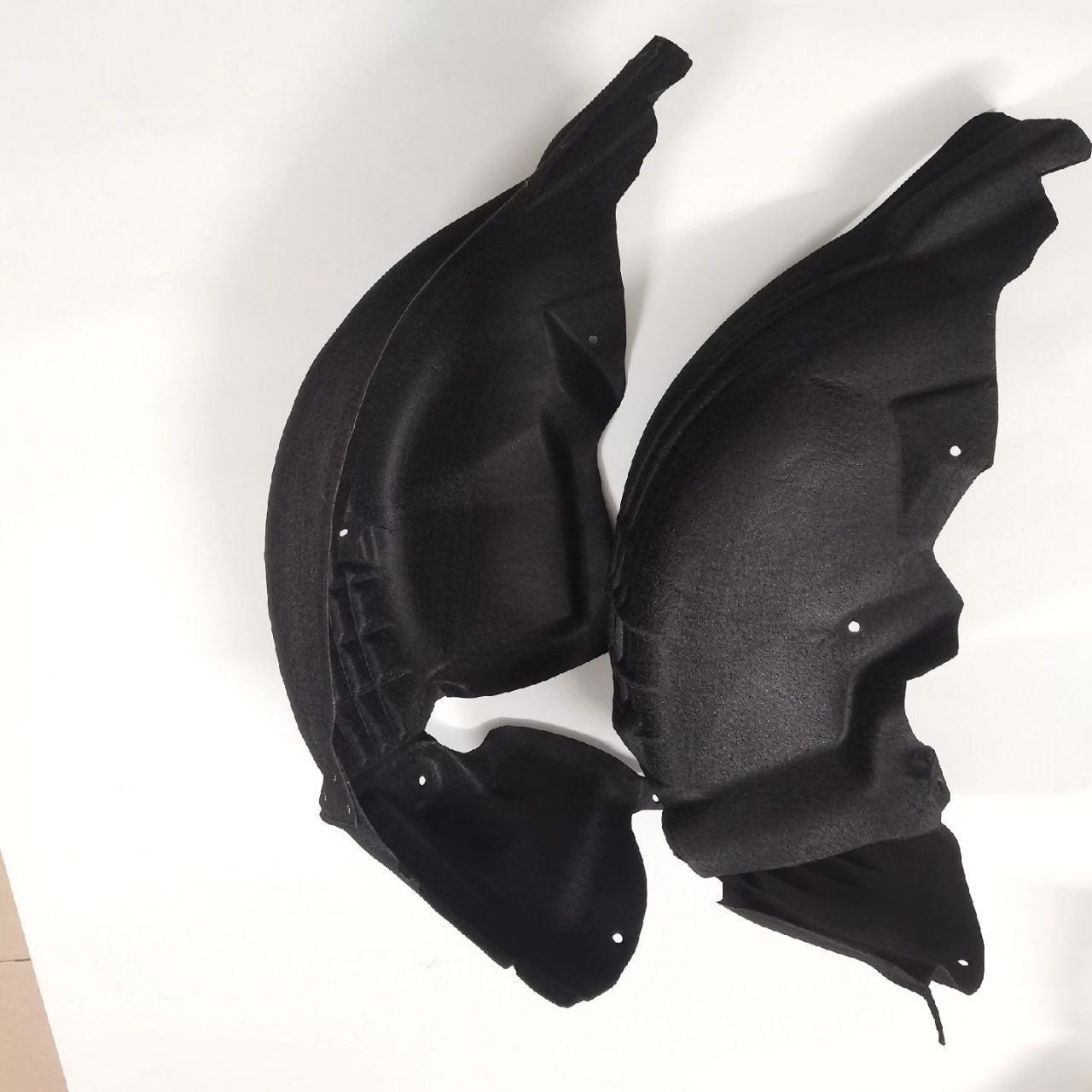 本田凌派雅阁后轮叶子板内衬.