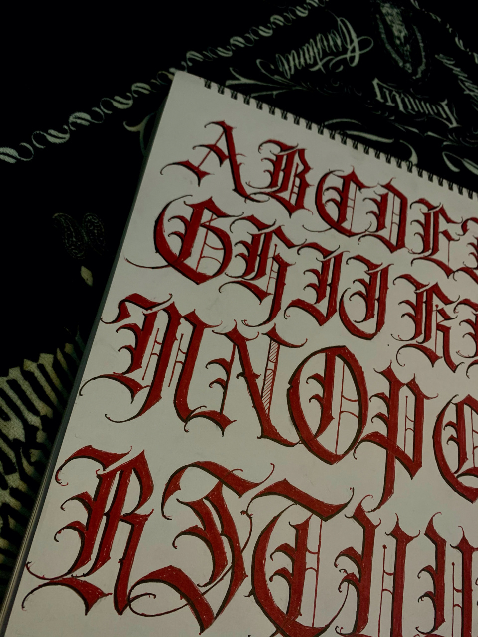花体字26个字母表 大写字母表  哥特字体 广州疫情,又是下雨好好在家