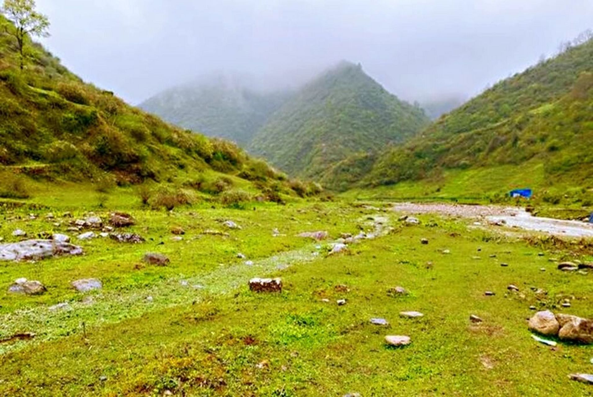 97清溪峡古道,地处凉山州甘洛县坪坝乡境内,南北走向,全长5公里,因