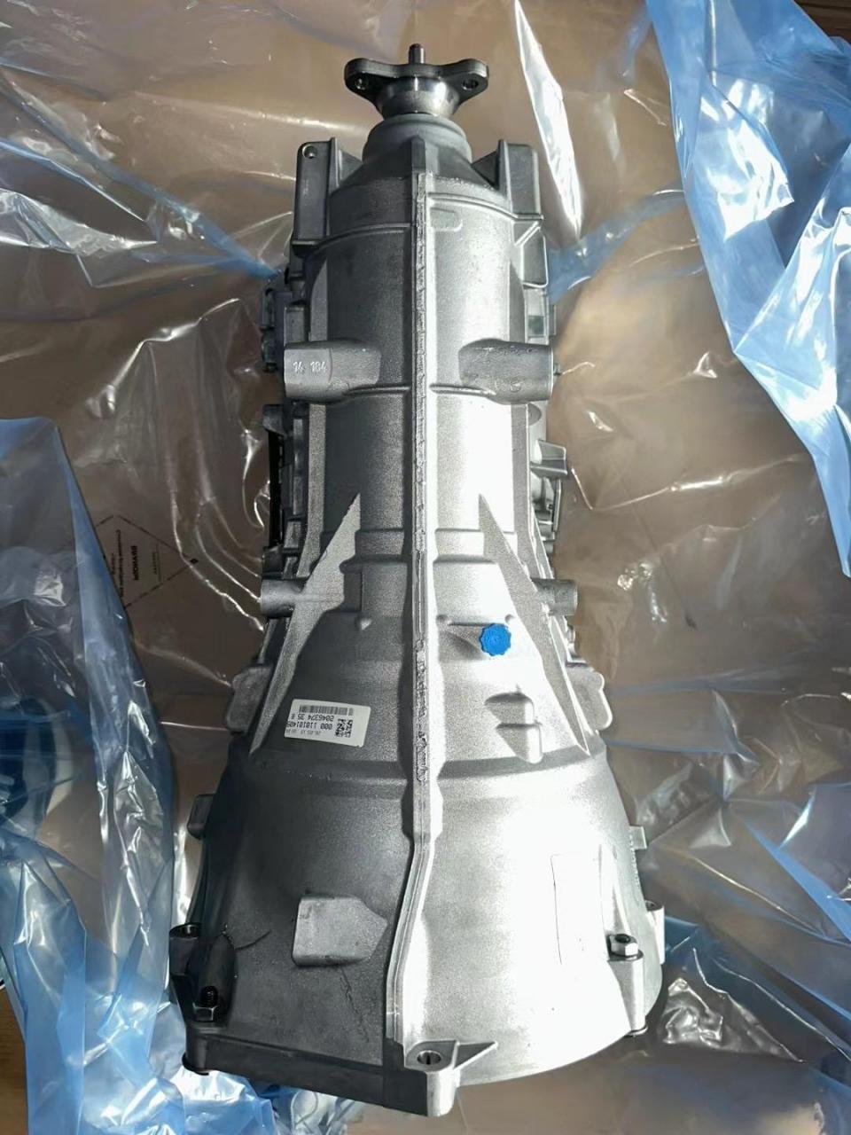 瞧瞧宝马8hp50变速箱总成.