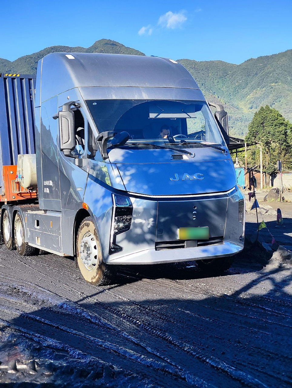 deepway星辰重卡,纯电牵引车