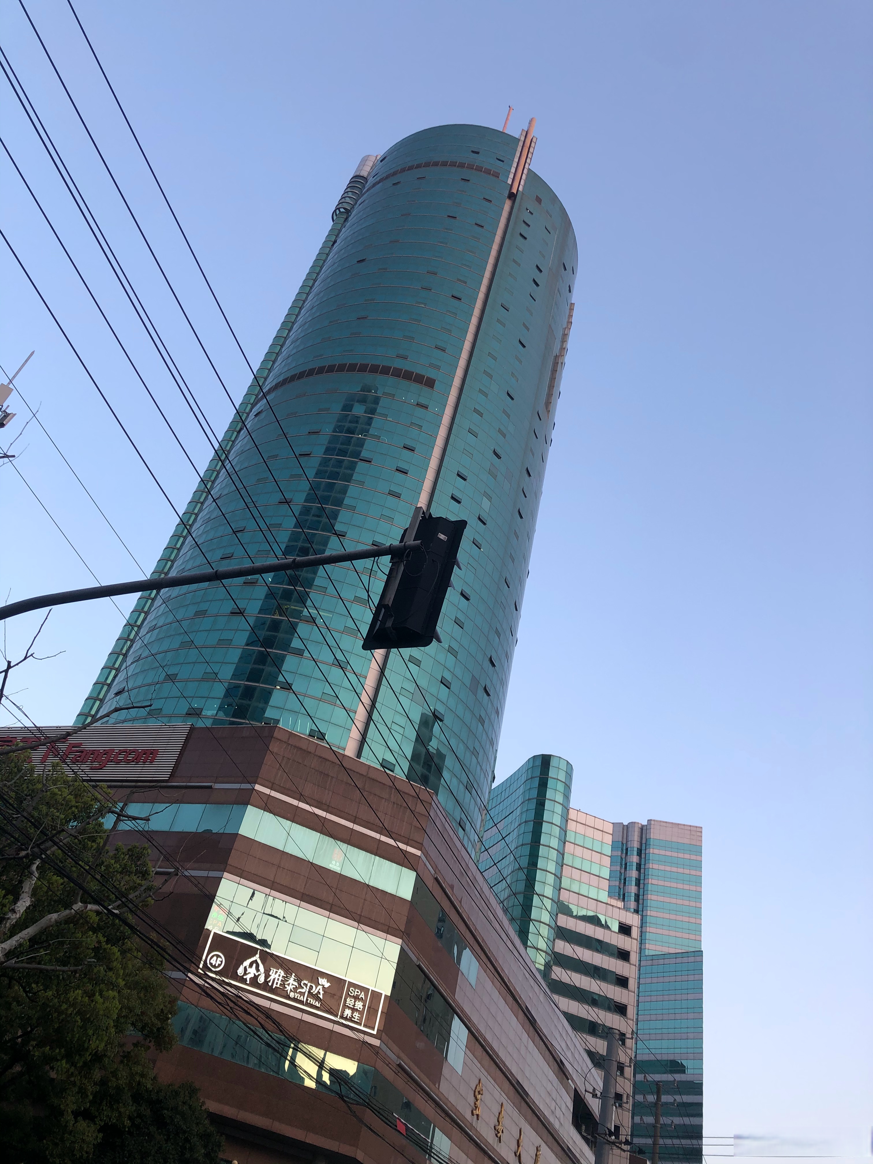 胡老师说个人品牌# 几年前,当我在做创始人的个