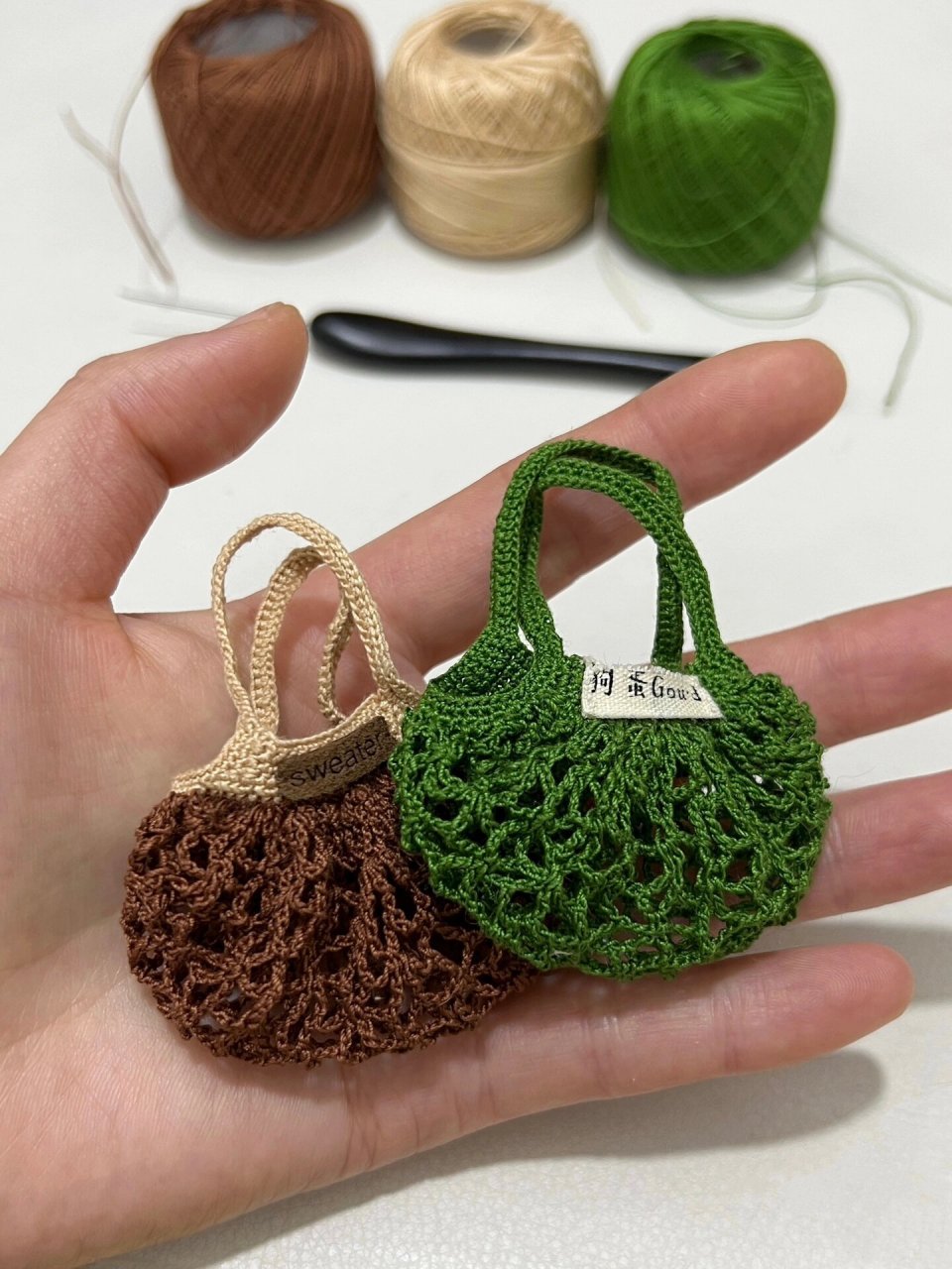 钩针迷你网兜包,左滑图解 有视频教程,可以到我首页专辑《钩针迷你