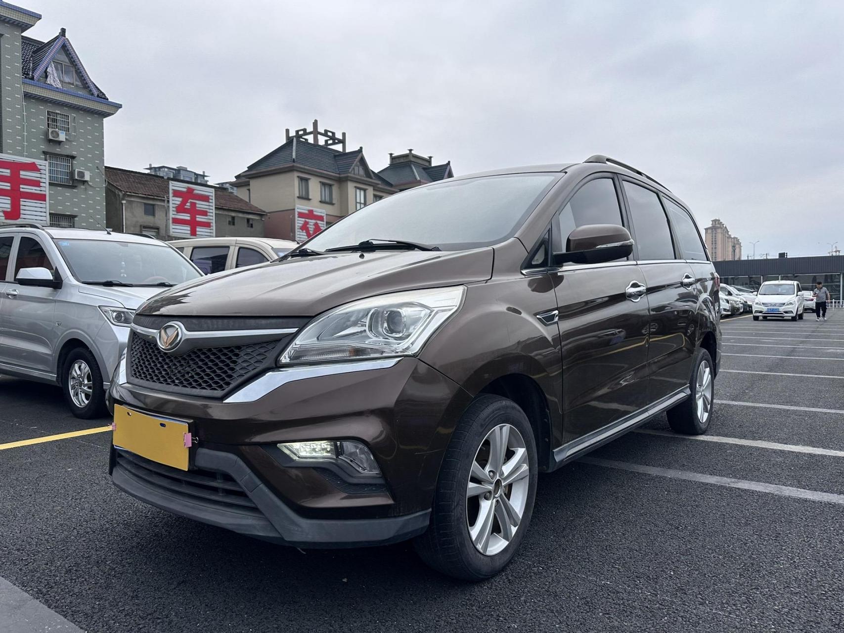 发家致富车,七座北汽幻速h3豪华商务车,2016年2月上牌,1.