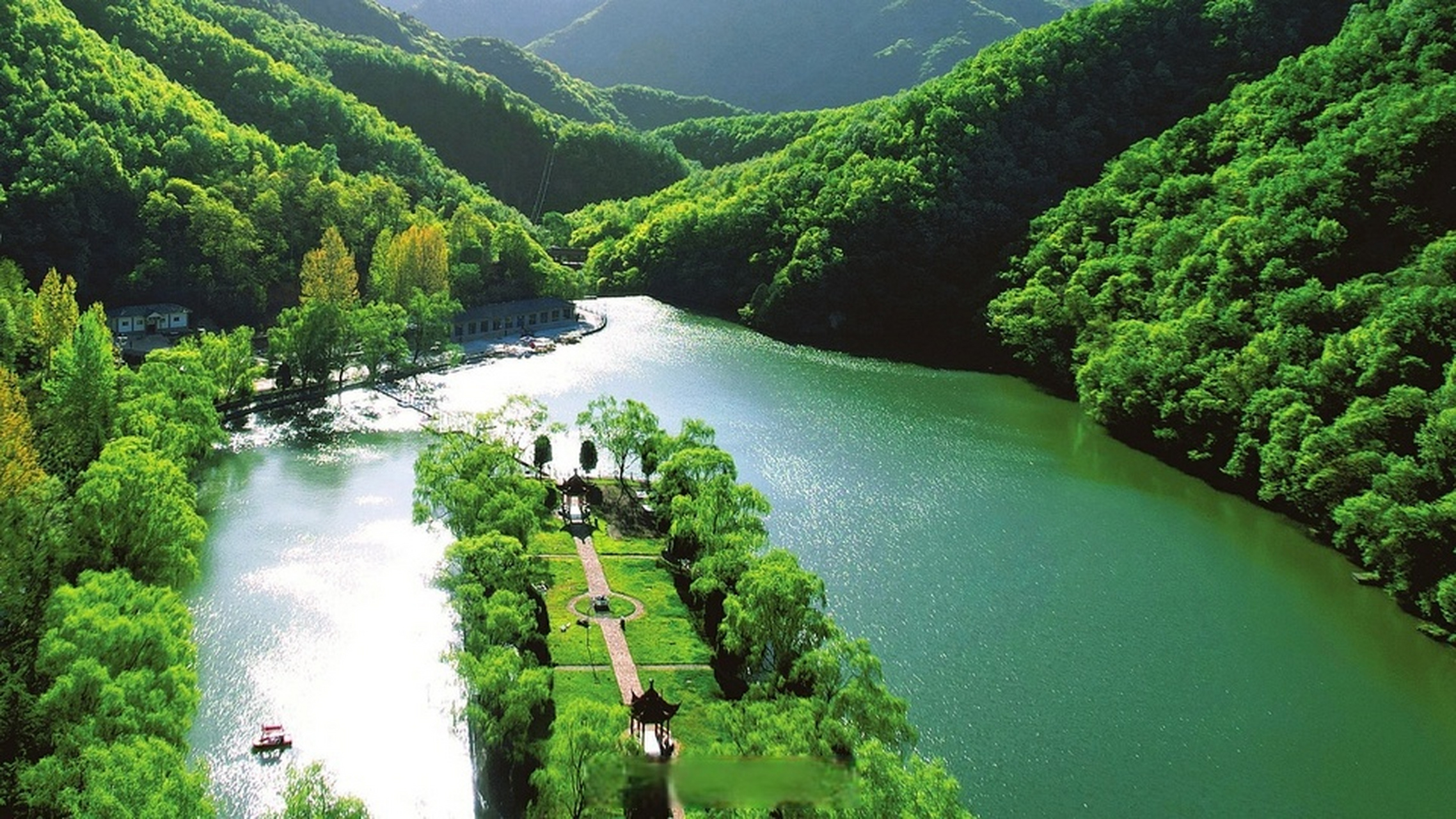 【峡谷绿意浓】4月25日,垣曲县望仙大峡谷景区,山清水秀,5公里长的大