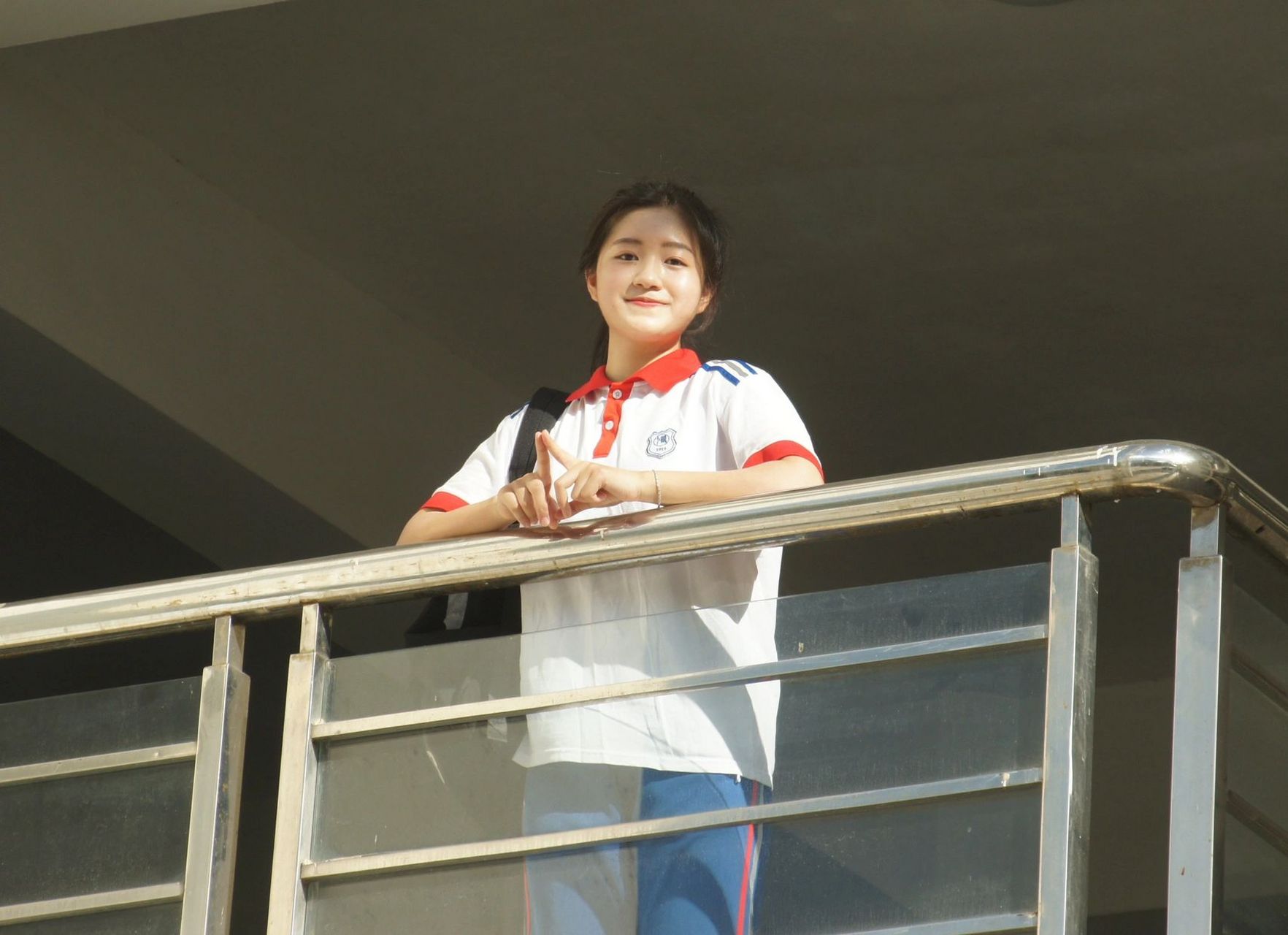 毕业一年了,终于有机会穿上"绝版"红蓝校服,回到心心念念的双十!