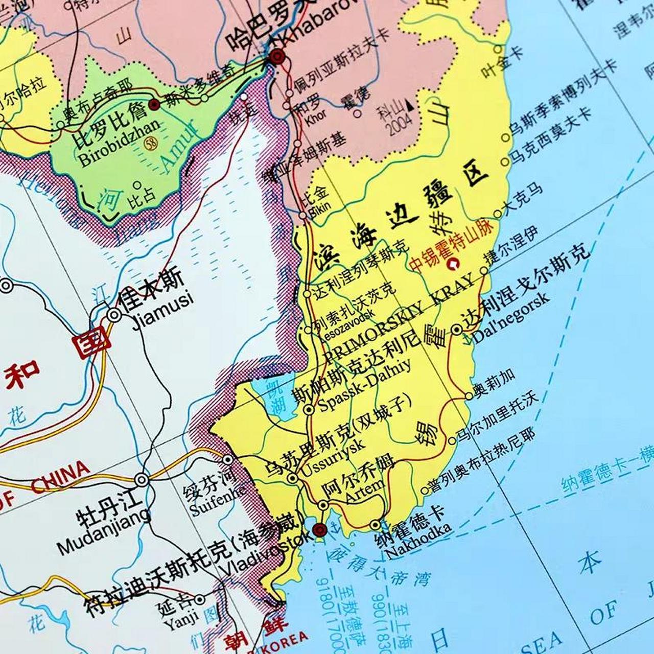 黑龙江省与俄罗斯犹太自治州隔江相望,犹太自治州的首府城市叫
