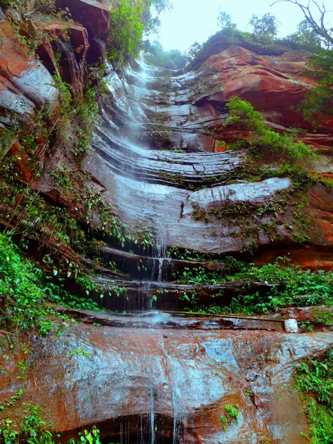 赤水丹霞旅游世界丹霞之冠~ 景区简介:赤水丹霞旅游区·佛光岩景区