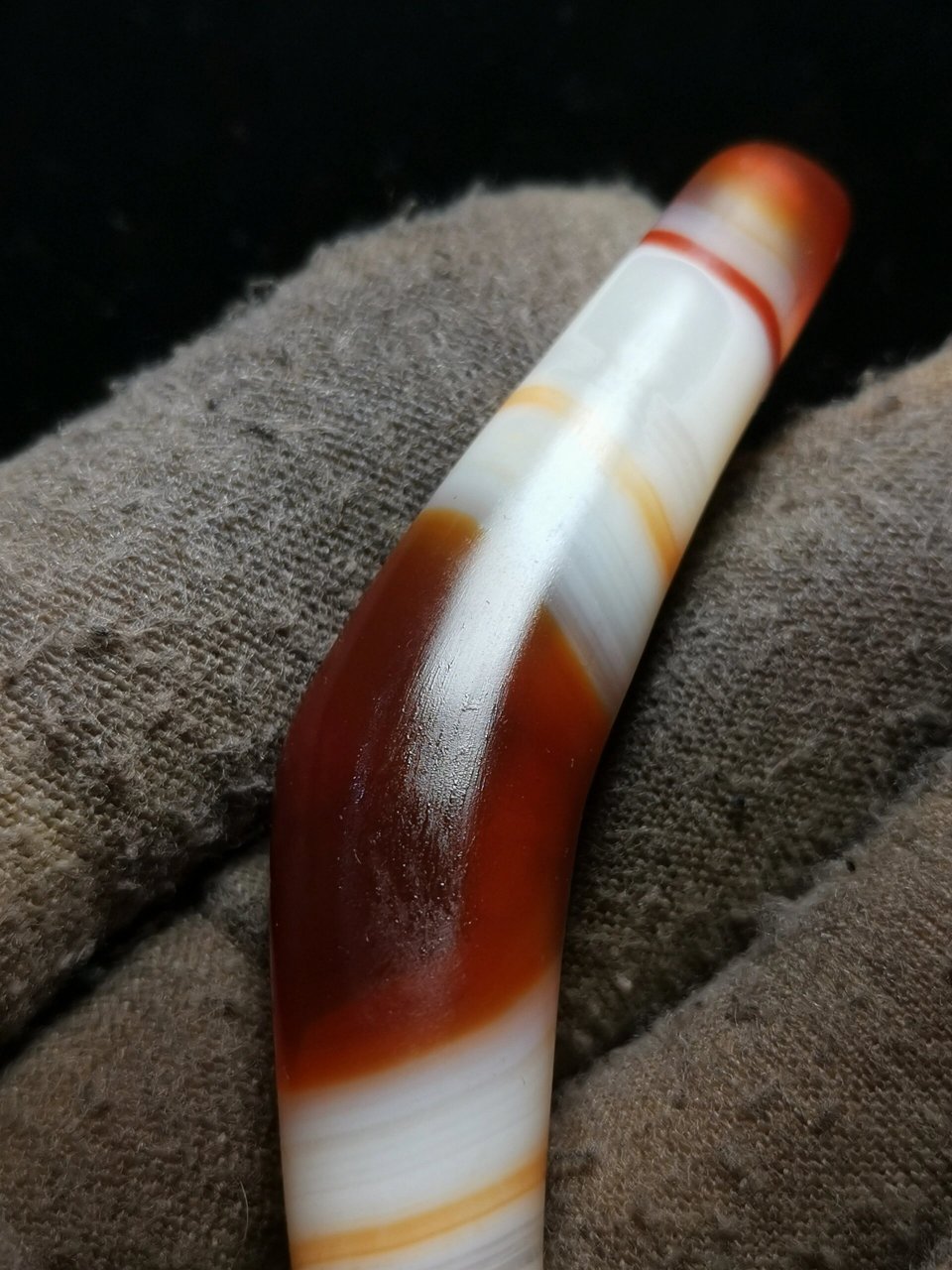 藏地收货,一枚缠丝玛瑙牛角天珠,光气一流 藏地收货,一枚缠丝玛瑙牛角