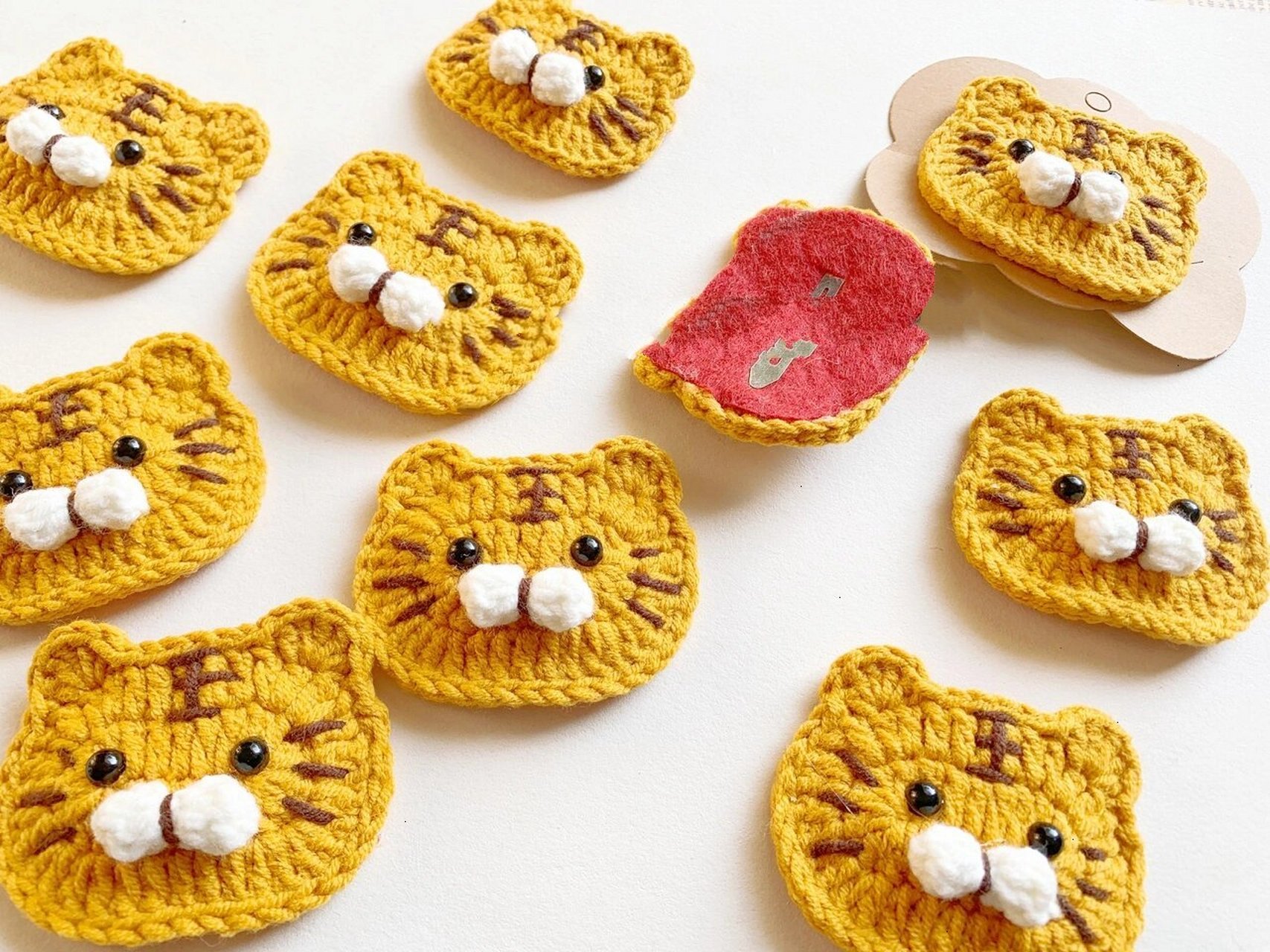 钩针发饰|平面新年小老虎发夹(有图解)     苏苏家4股秋黄,可钩5号