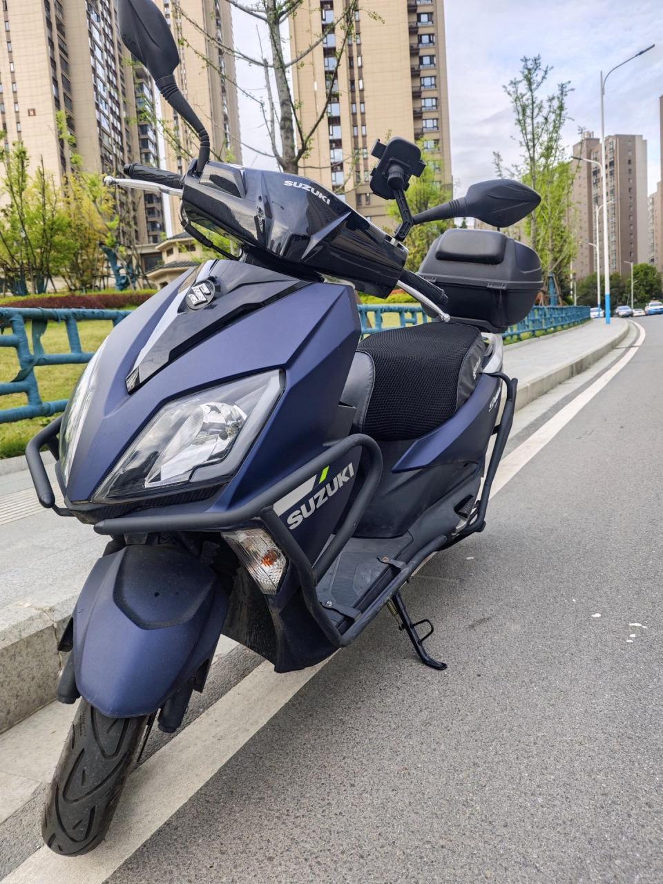 铃木uy125踏板摩托车!保值的一批,22年上牌,八开头.