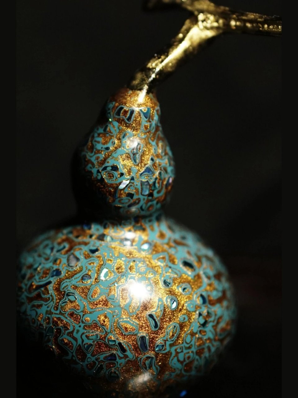 大漆之美|螺钿葫芦 95材质:葫芦,大漆 95技法:大漆变涂,螺钿镶嵌