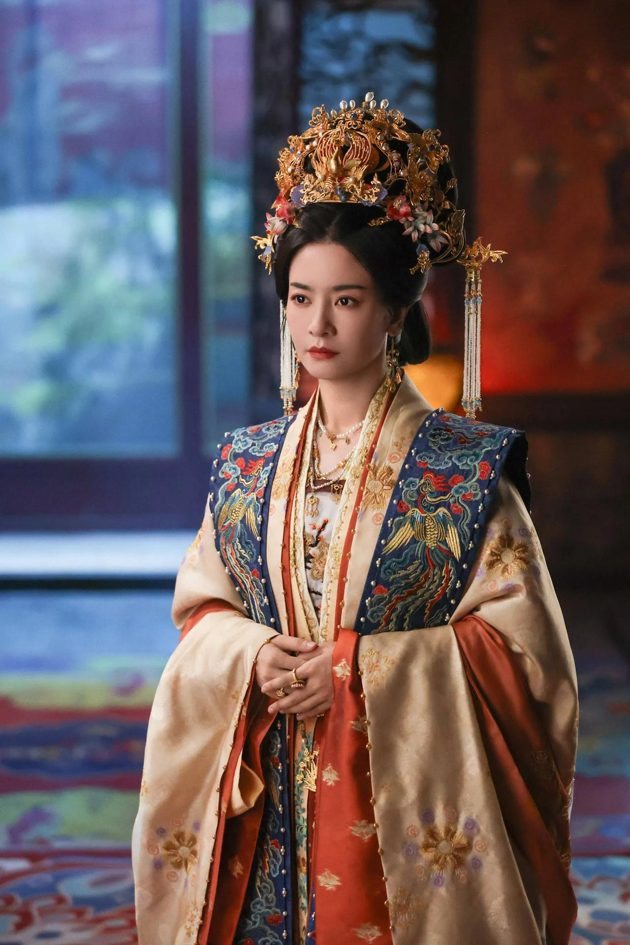 李晟 女人不能这么坐吗