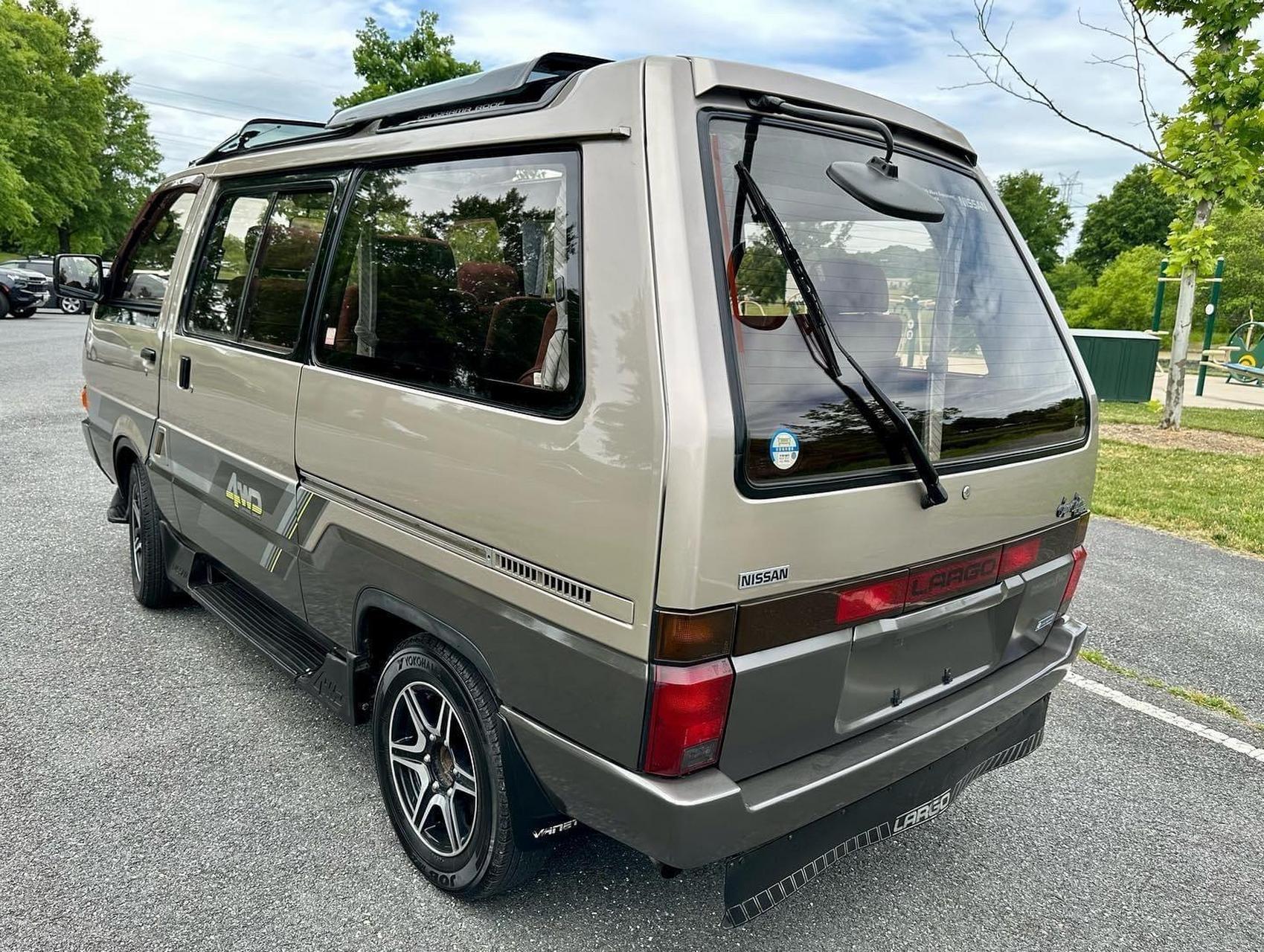 largo super saloon四驱 日产巴宁 mpv商务车经典车 四驱面包车