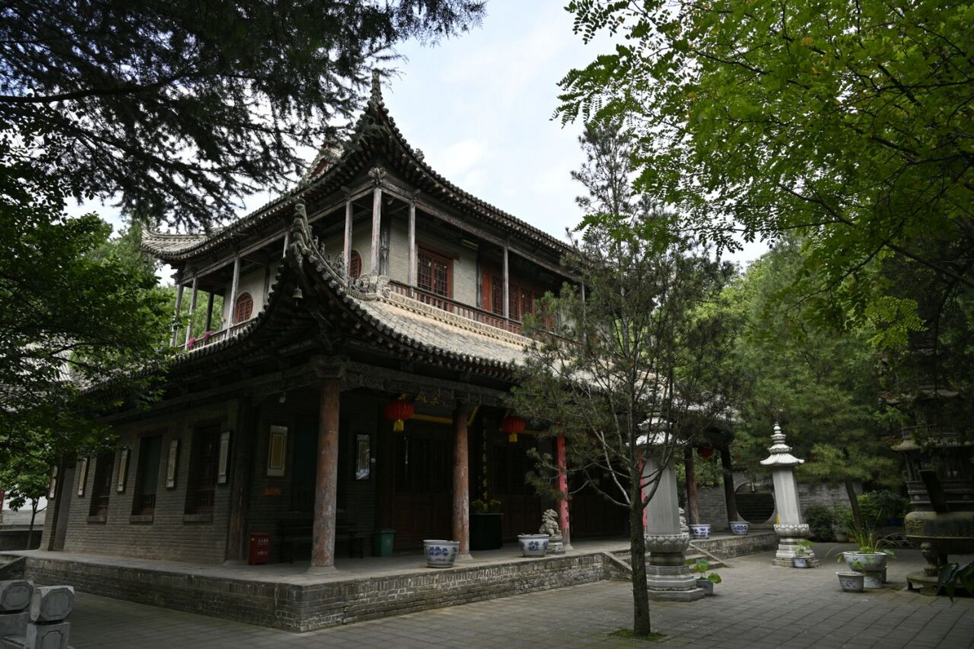 护国兴教寺:唯识宗祖庭,玄奘大师长眠之地 地点:西安市长安区杜曲街道