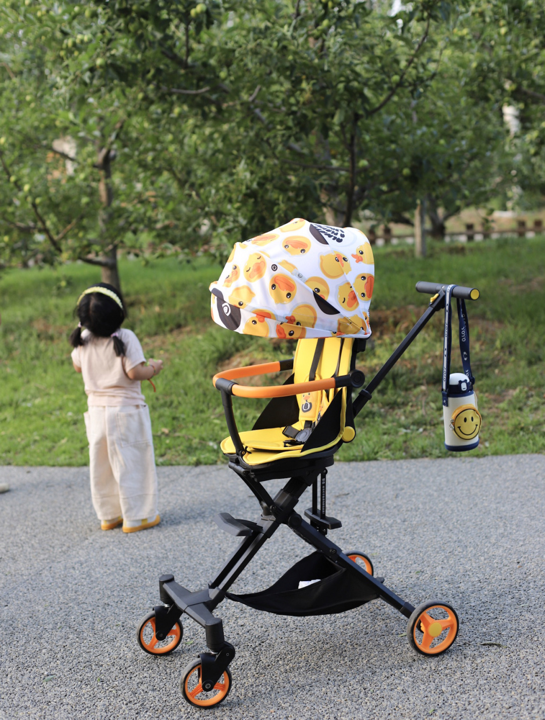 哄睡基本上都是我老公来 甚至关于然子的生活用品,奶粉,安全座椅,推车