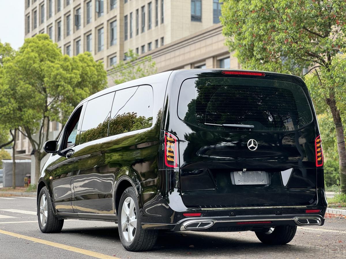 今日到店19年5月上牌奔驰威霆7坐商务车 原版无事故 公里4