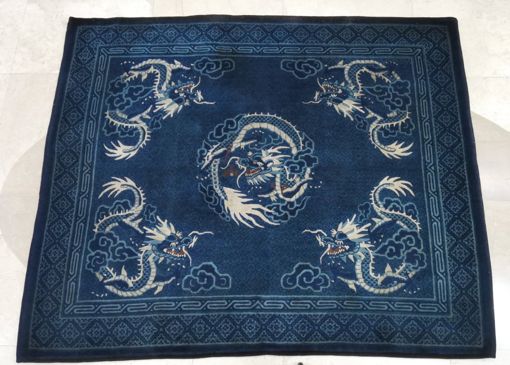 精品包头古董地毯 中国古毯,产自包头地区,五条神龙飞翔于灯笼锦地儿