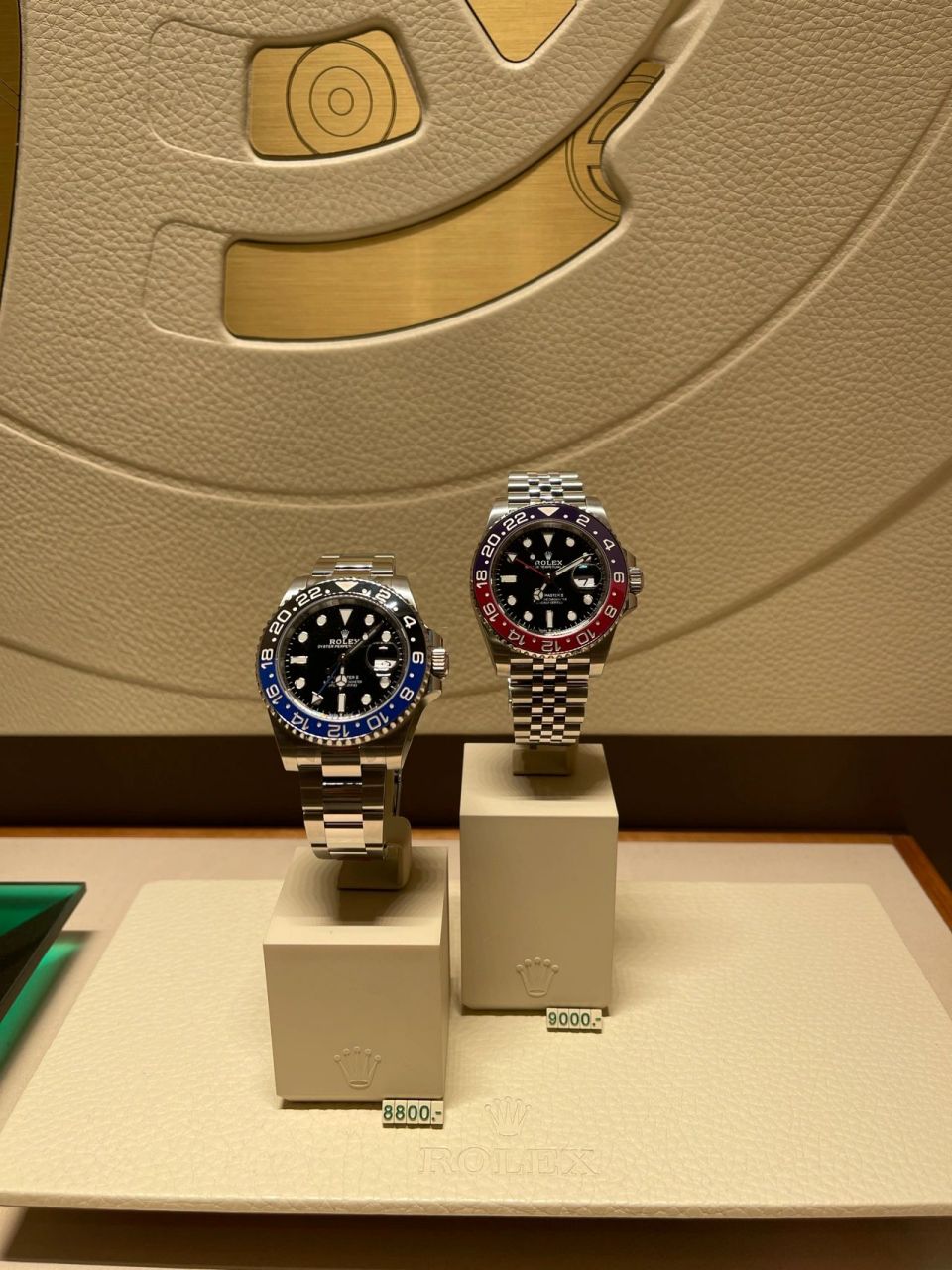 1)欧米茄更丰富,劳力士更稳定.