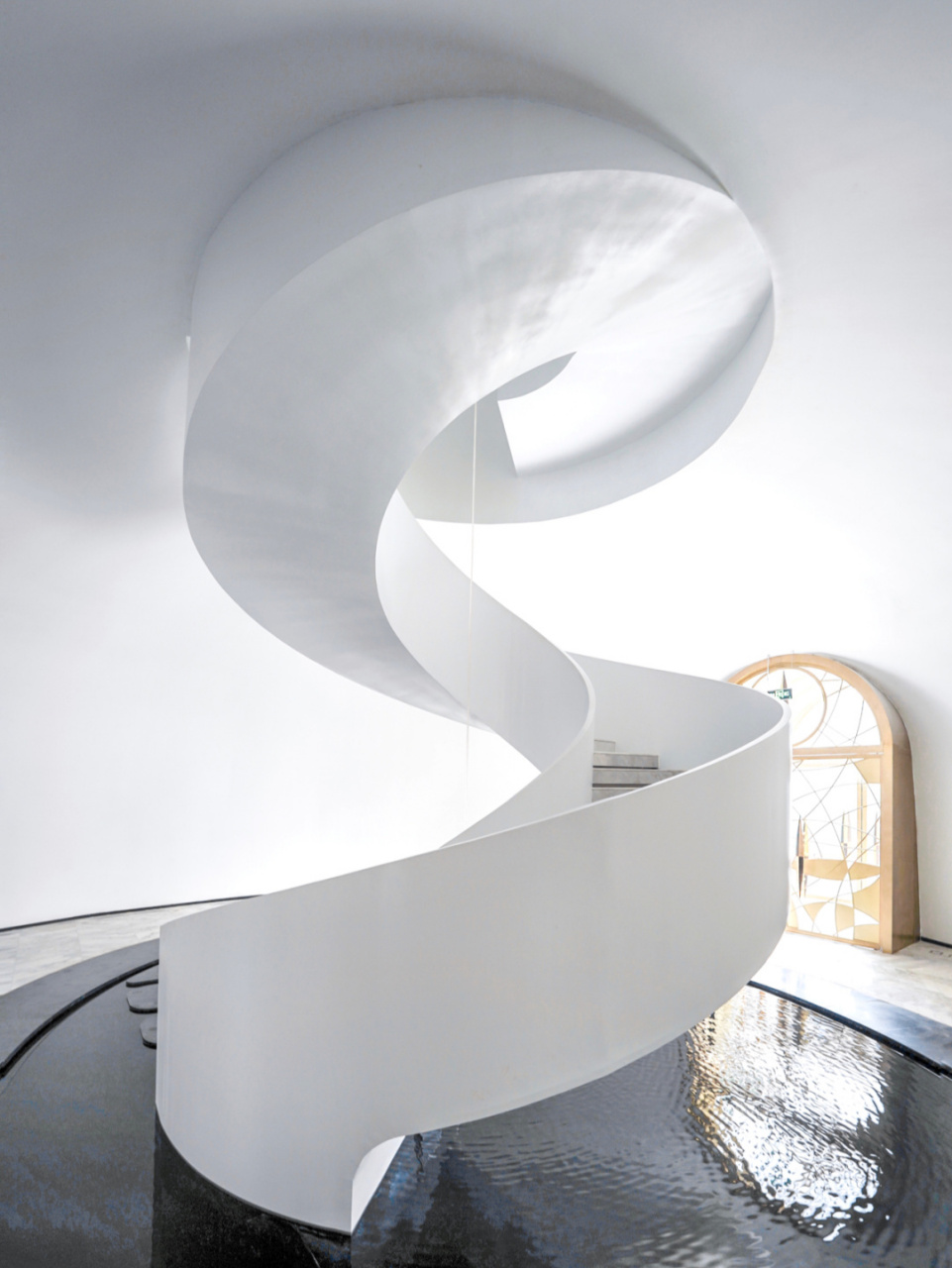 北京拍照圣地|ins风纯白极简旋转楼梯 相信有很多喜欢摄影的朋友会对