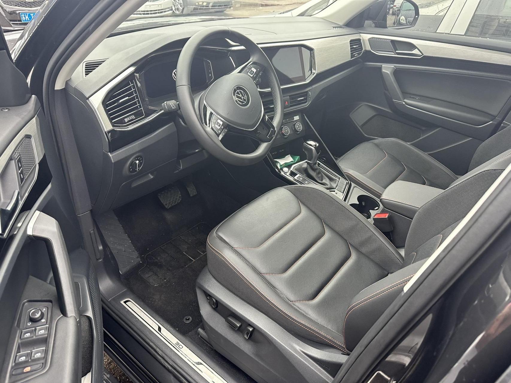 出售一汽大众探岳:2021年8月上牌,2.