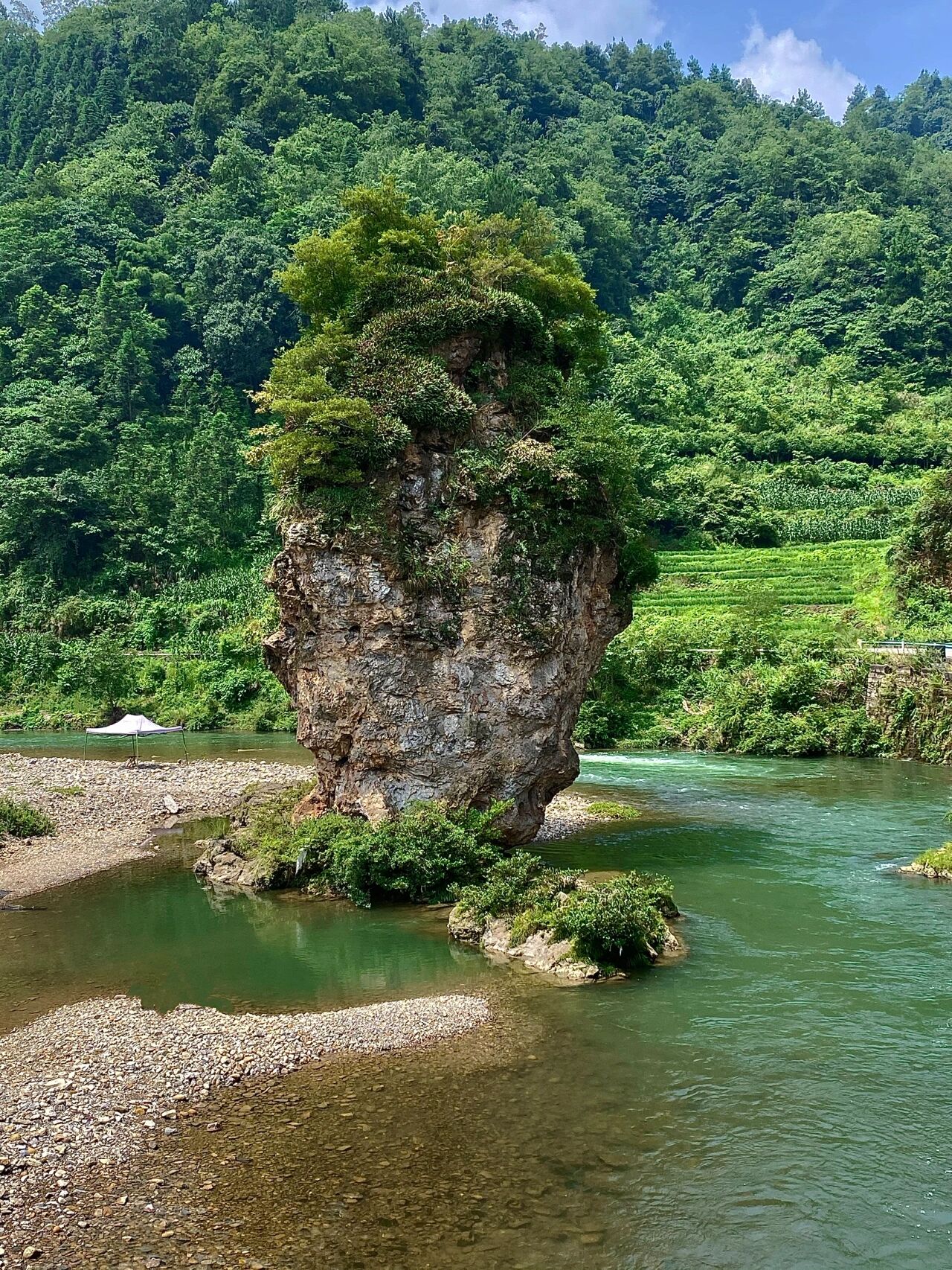 贵阳月亮岩图片