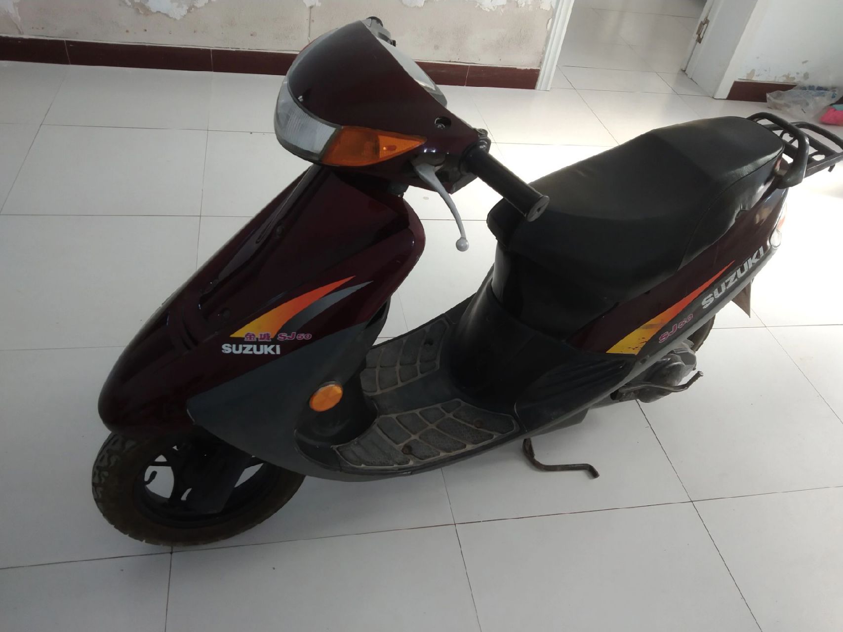 金城sj50,一代经典骑上两冲程摩托车是对90年代复古情怀再现也是我们