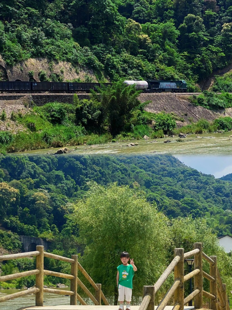 就在进天宫山的路边哦~ 超级大的一条河和一个沿河公园!