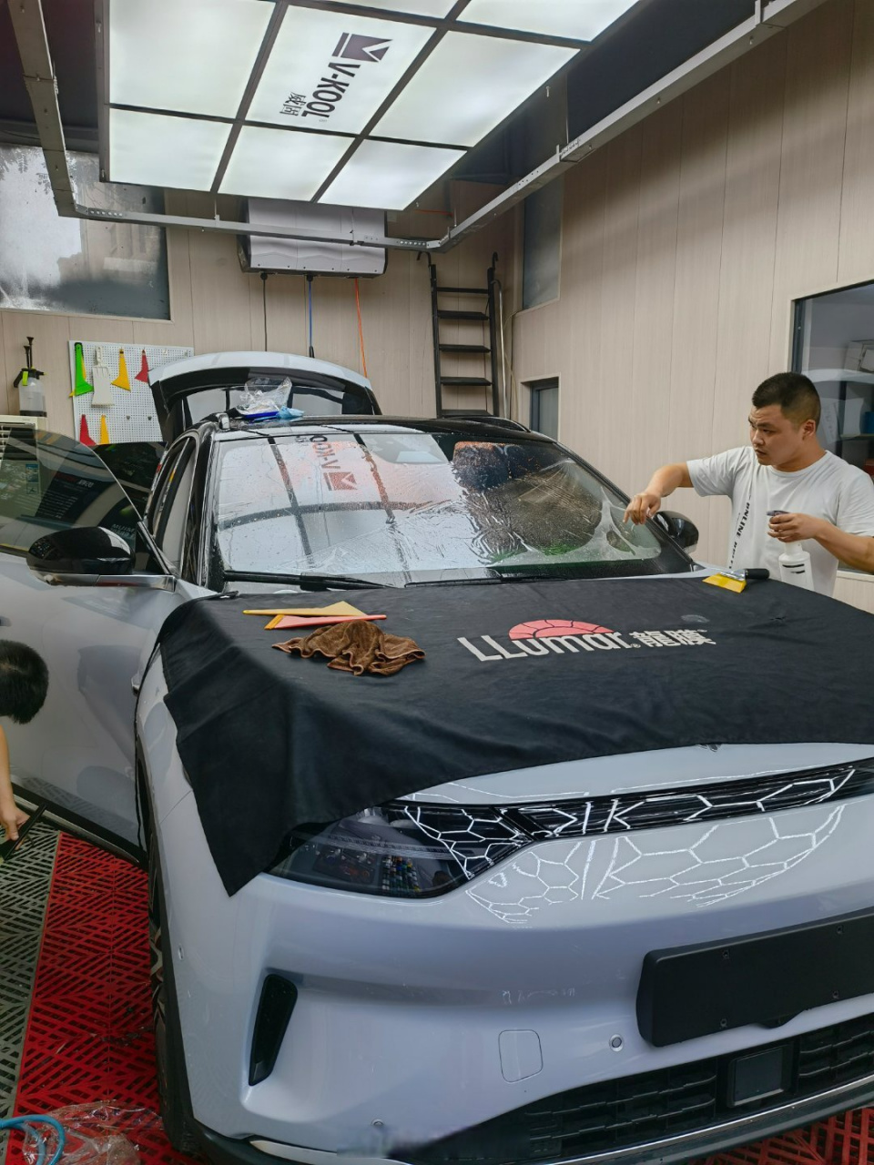 3m晶锐70隔热膜,认准红色小水滴[滑稽]#车生活##汽车隔热膜##我与汽车