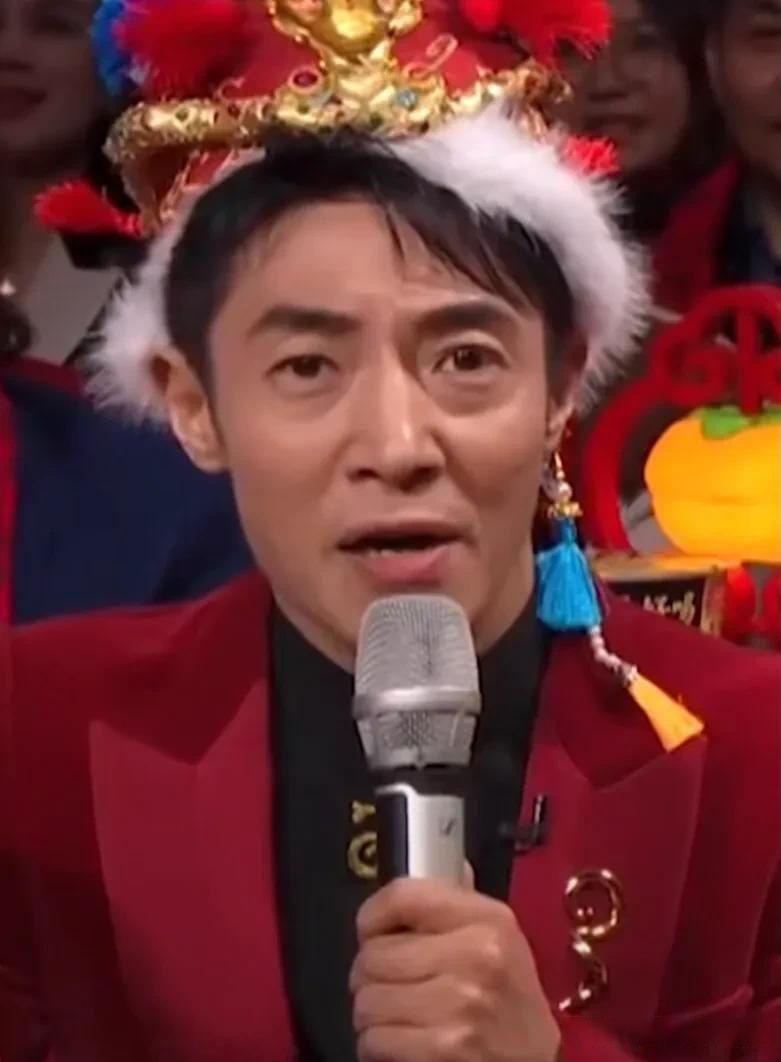 浓眉大眼撒贝宁,哈哈哈 撒老师的眉毛是谁画的?