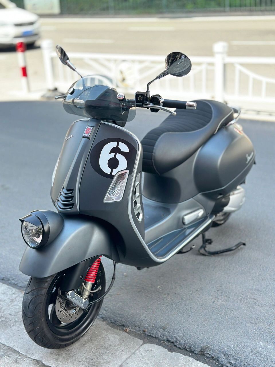 vespa 300 六日特别版 维斯帕300.6日版.22/6上牌.3手.