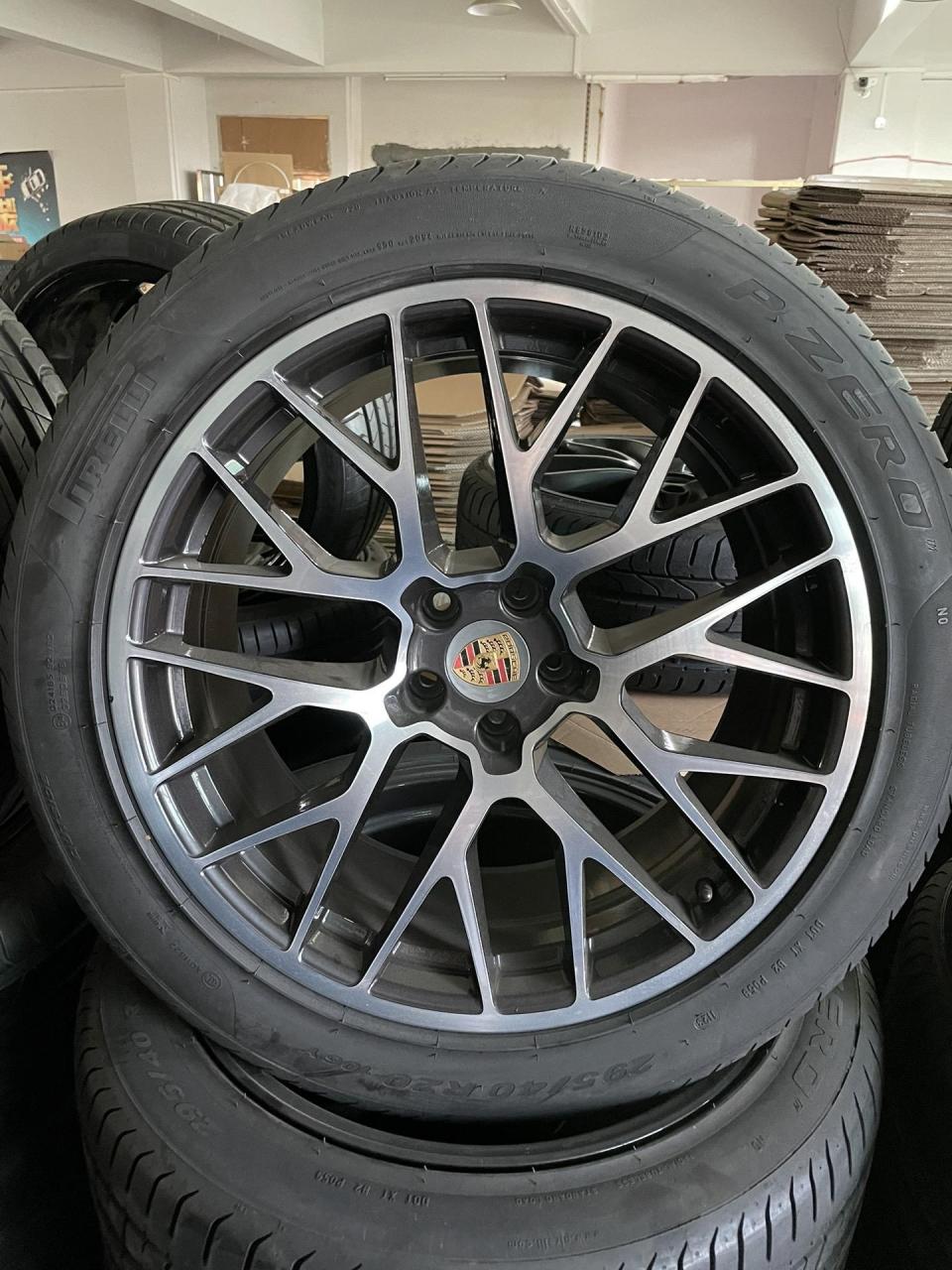 20寸保时捷macan 原厂原装轮毂轮胎一套,2000公里,适配macan 新款 老
