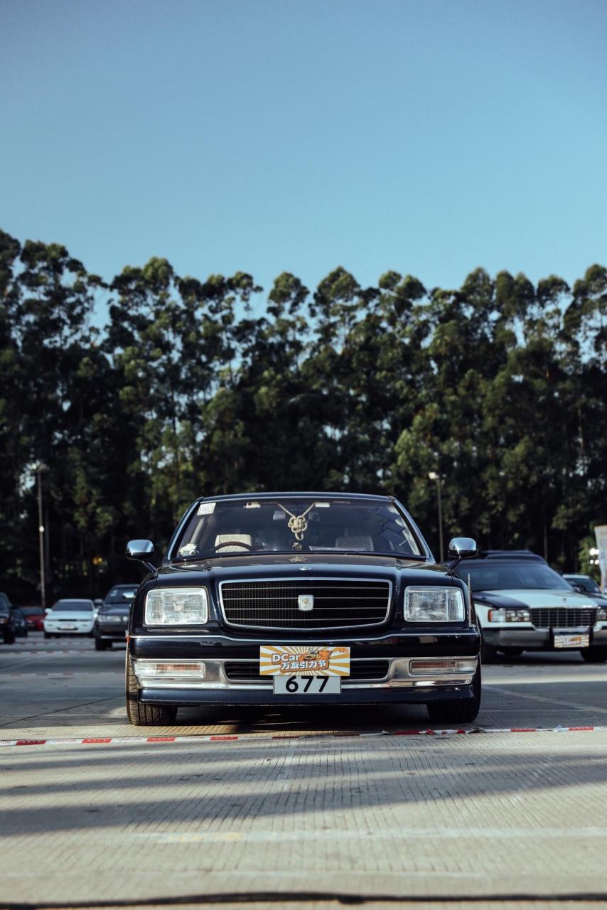 来自香港的2001年丰田世纪.