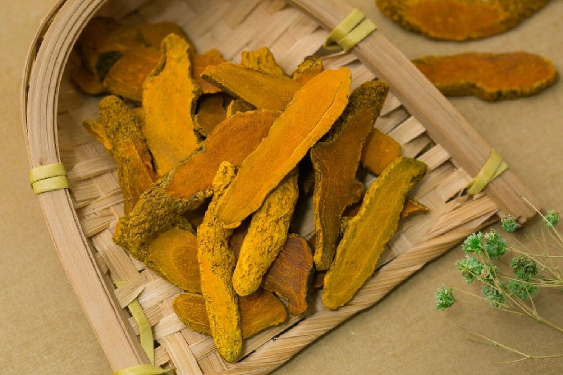 【中药 | 姜黄】 功能主治:破血,行气,通经,止痛.