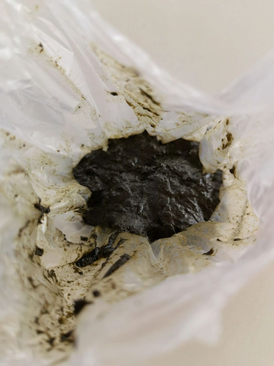 在华西口腔医院做了正颌手术,医生推荐买六合丹消肿止痛,这个药只有