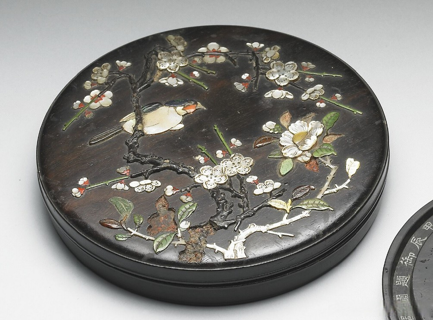 歙县的好物件-"歙砚". 当然极品还是在故宫皇家手里.