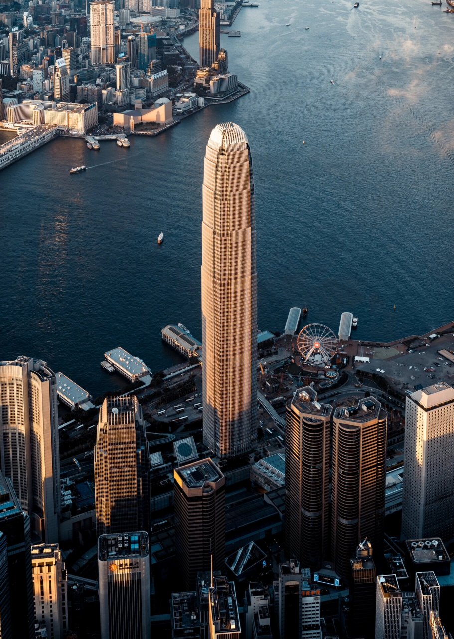 香港|钢铁森林的压迫感 香港是世界摩天大厦最多的城市,维多利亚港