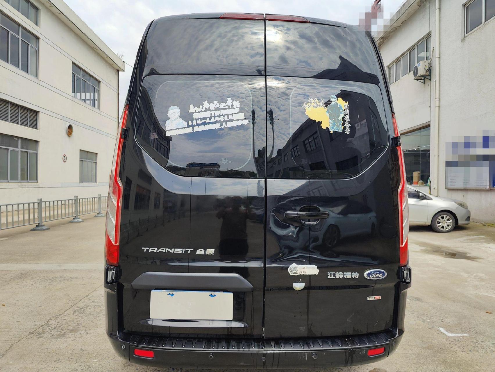 柴油轻型客车 柴油面包车  20年7月上牌福特新全顺 9座 柴油 精品原版