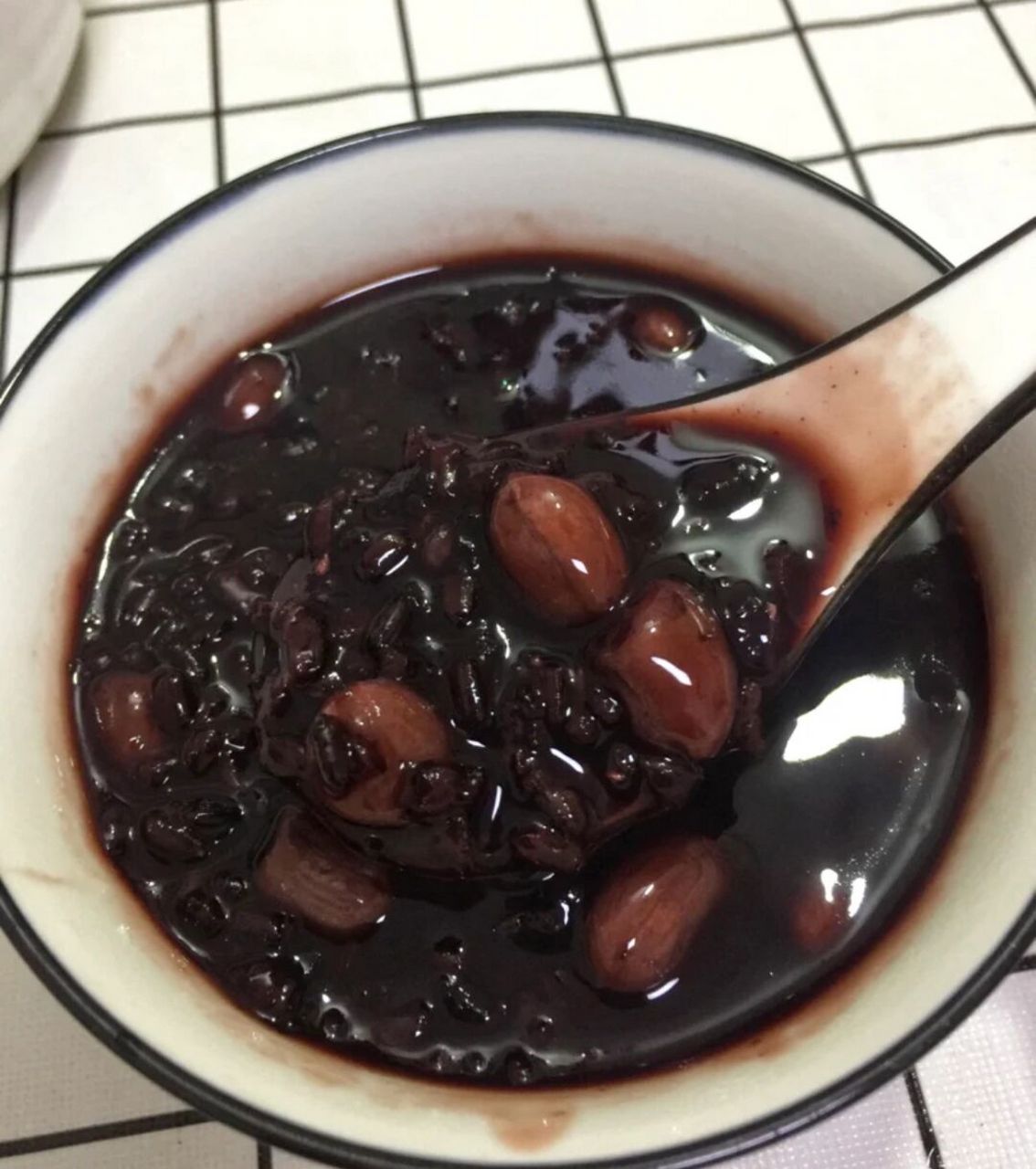 花生红枣黑米粥,滋阴养肾,养血生血 [挤眼][挤眼]食材95 黑米50g