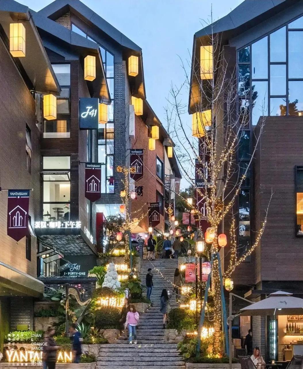 一条审美在线的商业街,福州烟台山漫步街区  这是条融合多种风格并又