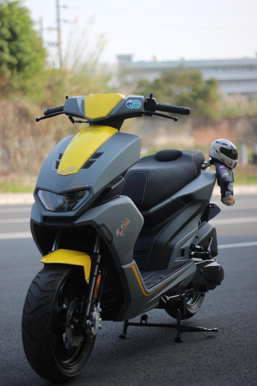 飞鹰飙风150风冷  cbs联动  宽胎13寸.